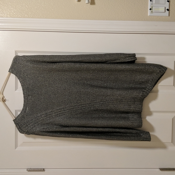 Willie Smith medium charcoal grey sweater. - Picture 2 of 4
